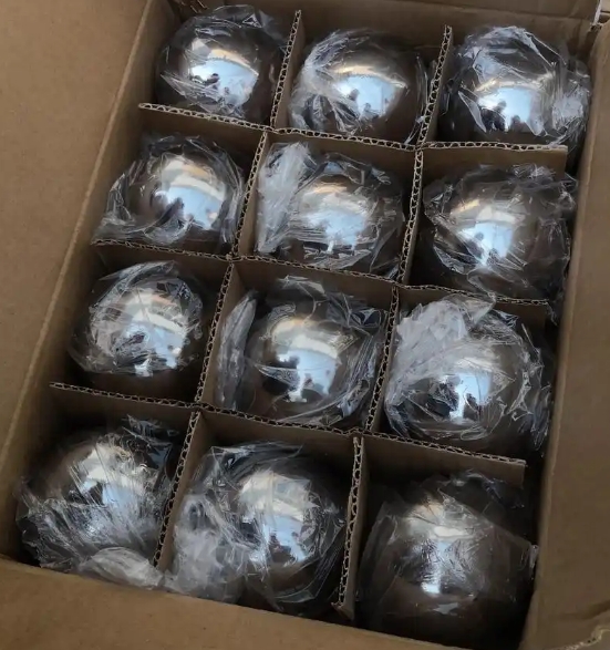 Dallimi midis mbajtjes së topave të çelikut, topave rezistente ndaj konsumit dhe goditjes prej çeliku